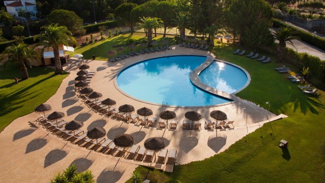 Portugal-Evora-Hotel-Piscina-Exterior-Acp-Viagens