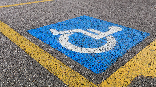 ACP-Condutor-Guia-sobre-estacionamento-para-pessoas-com-deficiencia
