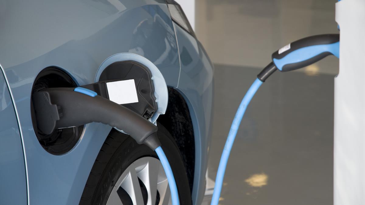 Electric car_charging_October_2013