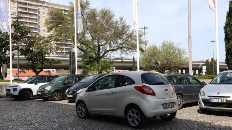 João criou uma app para denunciar estacionamentos proibidos. Até a