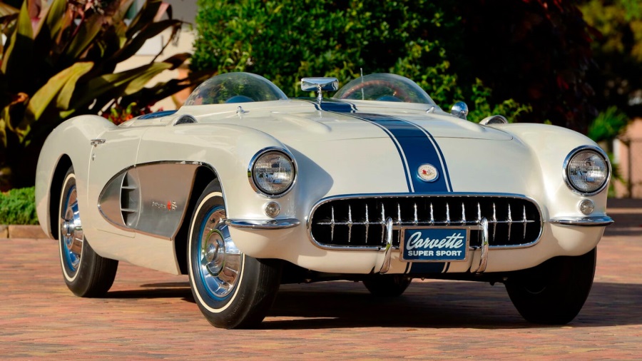 Chevrolet-Corvette-900