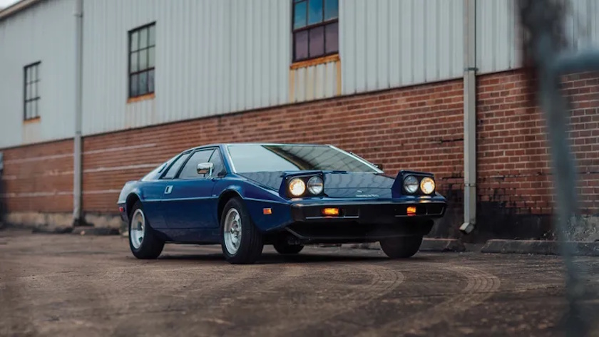 lotus-esprit-capa-