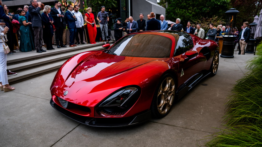Alfa-Romeo-33-Stradale-840